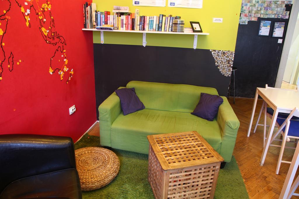 Hostel Zeppelin ลูบลิยานา ภายนอก รูปภาพ